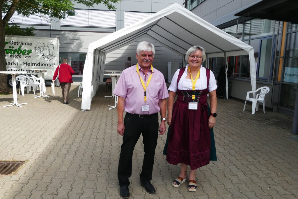 Herr Wegele und Frau Scheller vom Bayerischen Landesverein für Familienforschung