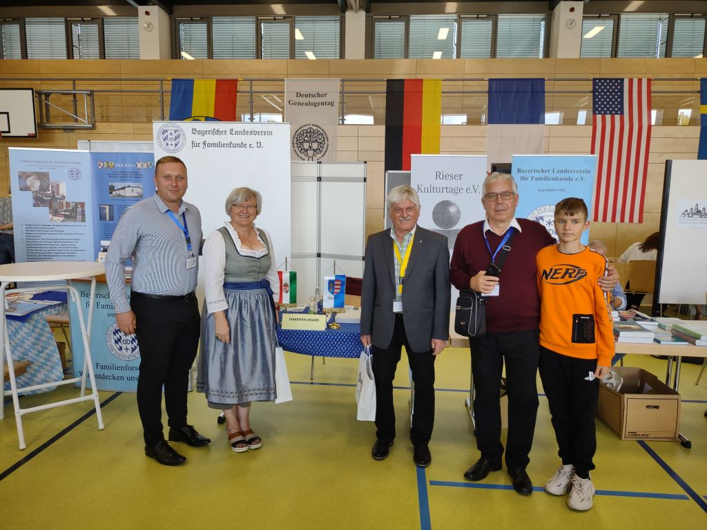 Antal Lauter (links), Martin Surman-Majeczki und Sohn (rechts), Sabine Scheller und Manfred Wegele (Mitte)