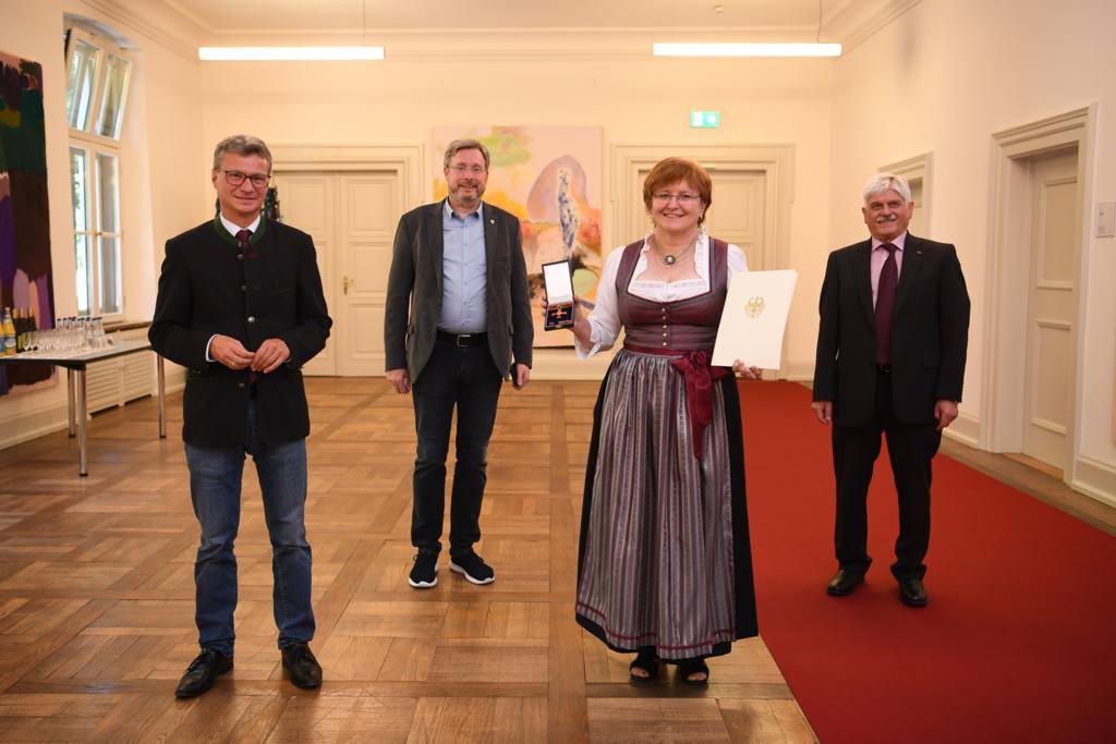 Verleihung Bundesverdienstkreuz an Sabine Scheller am 09.09.2020 (Bild: StMWK/Andreas Gebert)